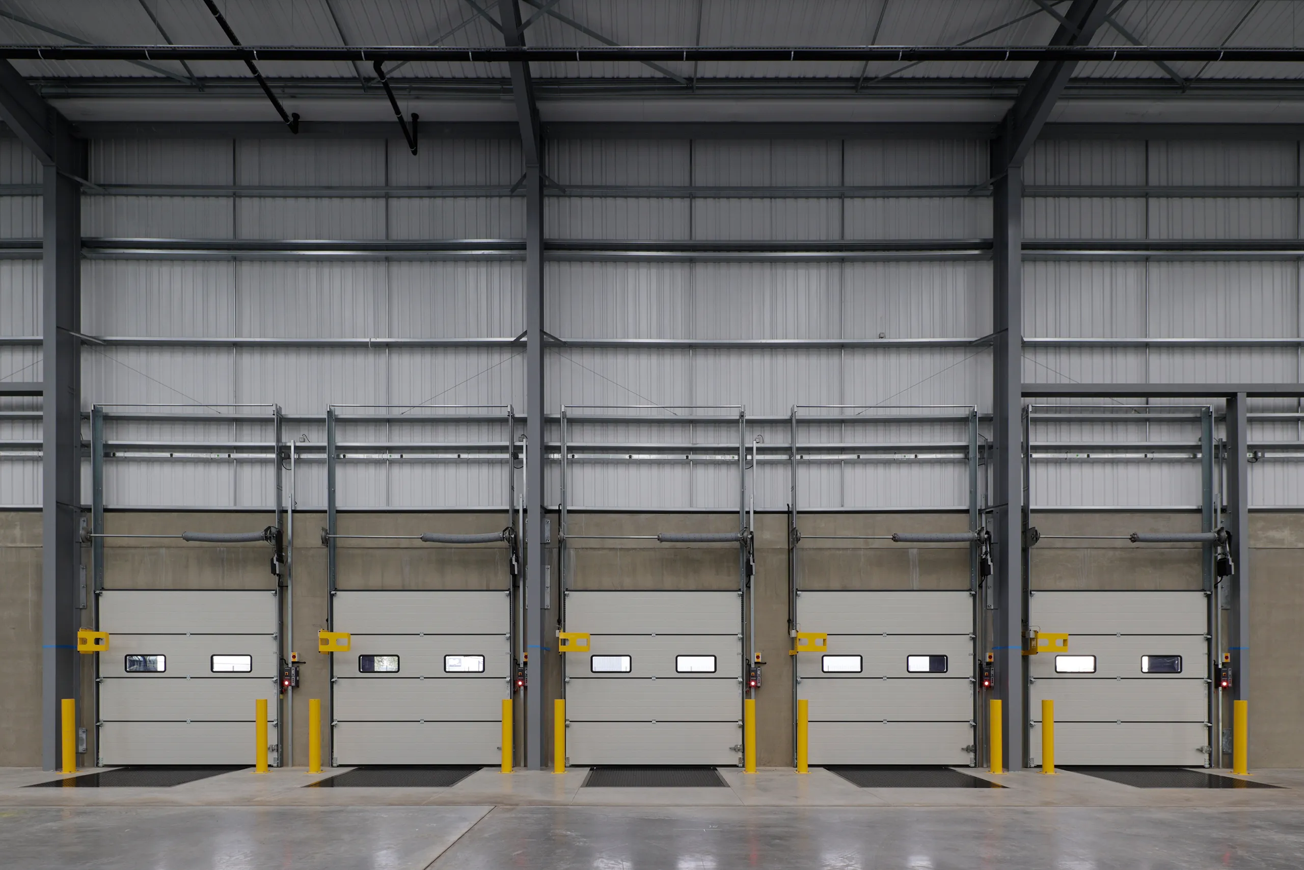 st-modwen-park-derby-unit-loading-doors