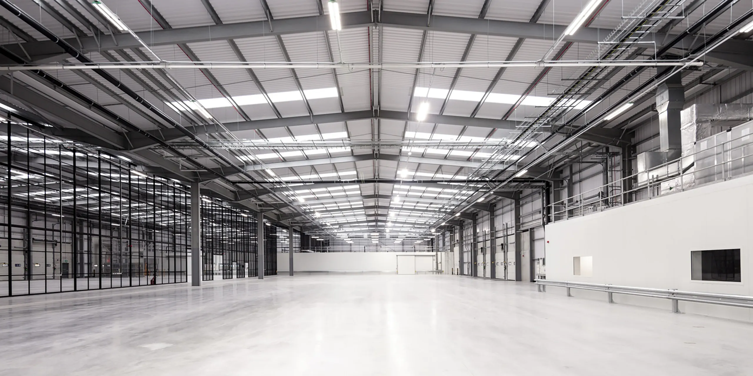 st-modwen-park-gatwick-inside-warehouse