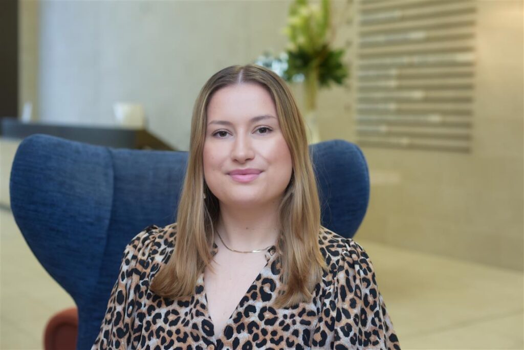 Imogen Foster MRICS, Associate Imogen Foster MRICS, Associate